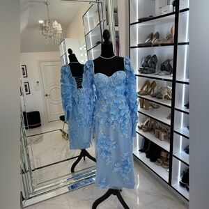 Luxurious midi dress in 3D floral fabric